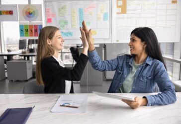 Geração Z no trabalho: sua Comunicação Interna está falando com ela ou só falando dela?